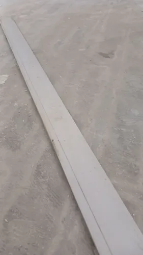 Rodapé poliestireno branco 10cm usado