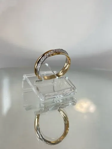 Anel em Ouro 18K e Diamantes