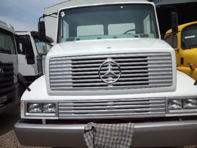 Caminhão truck Mercedes 2318  ano 1995 no chassi, não é traçado