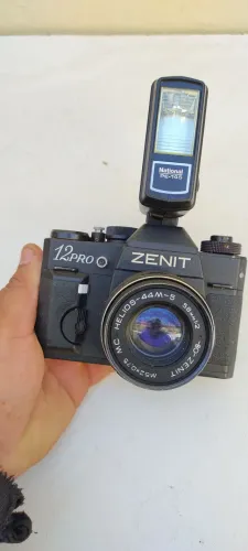 Câmera antiga zenit 12 pro , rara.