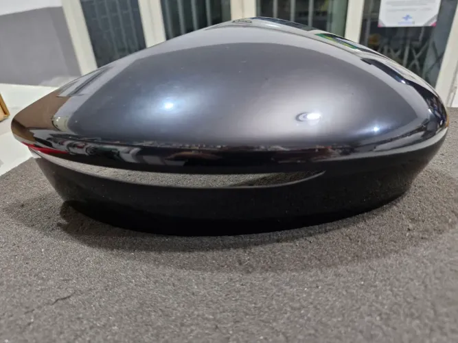 Capa retrovisor Direito Nissan kicks 2017 a 2022 com furo do pisca Original