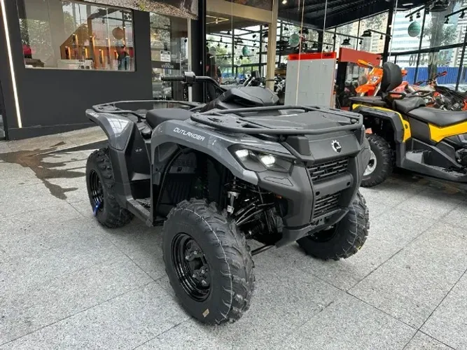 Can-Am Quadriciclo Outlander 500 - 2025
