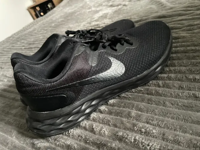 Tenis Nike React Blackout 