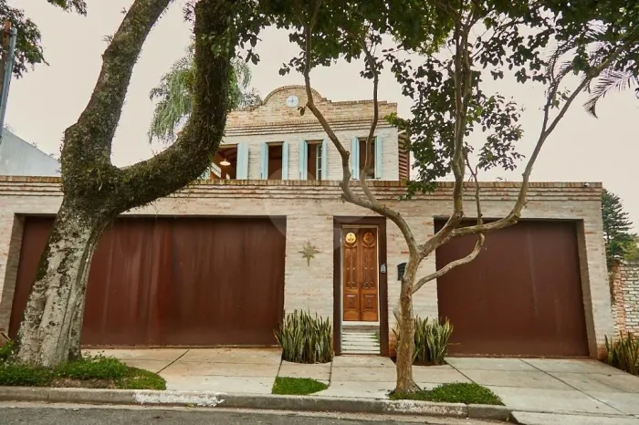 Casa a venda e locação com 10 apartamento Lofts/ 4 vagas/ Alto da Boa Vista