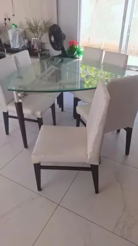 Sala de jantar completa