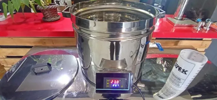 Panela para derreter parafina/fazer vela aromática