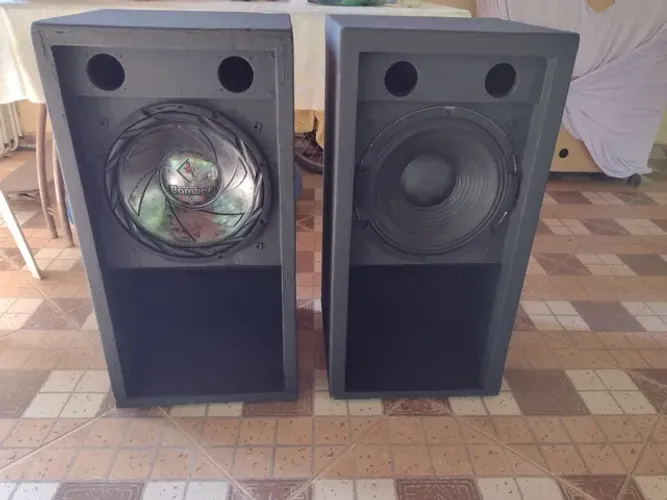 Vendo/troco 2 caixas de Som por R$450,00