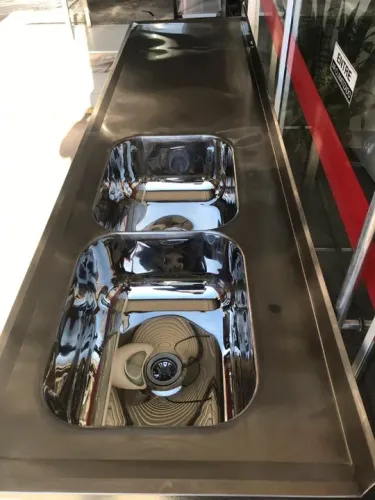 Pia inox nova fabricada sob medida - modelo da foto com duas cubas em medida 2,90mt