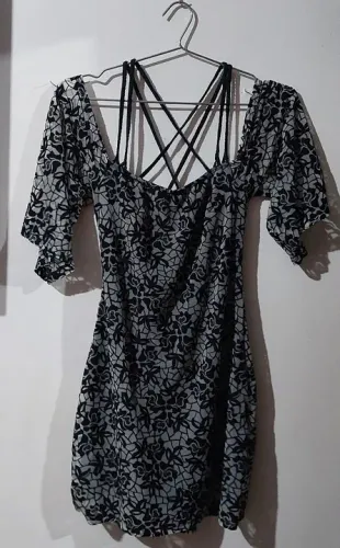 Vestido preto com renda Planet Girls M