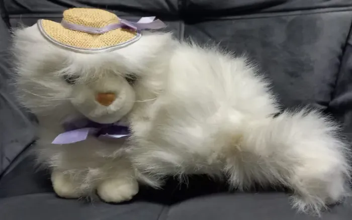 GATINHA DE PELÚCIA DA MARCA LEONELA
