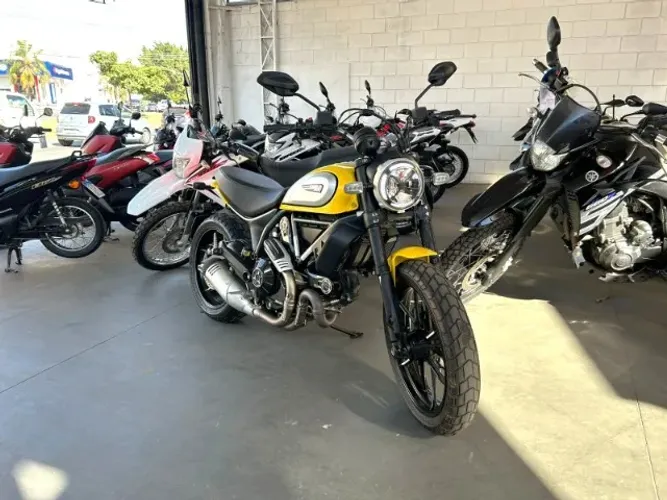 DUCATI SCRAMBLER ICON 800 2023