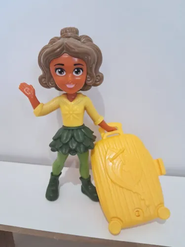 Colecionável Kinder Máxi 12cm Meninas pelo Mundo
