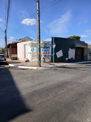 Lote comercial com casa e loja QR 3 Candangolandia