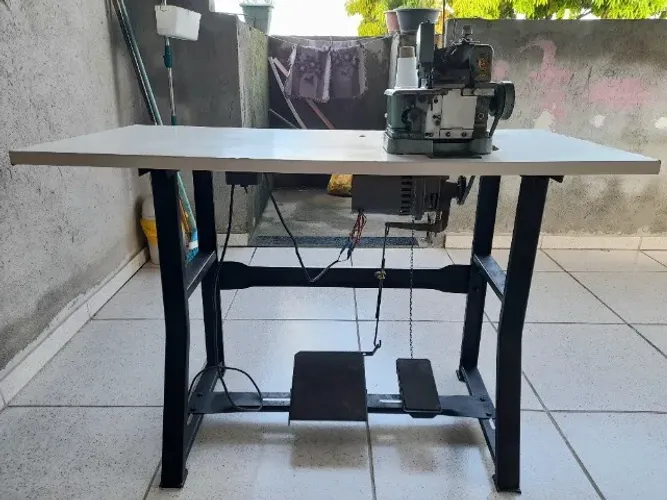 Máquina de Costura Overlock Semi-Industrial c/ Motor Grande+Mesa GN1-6
