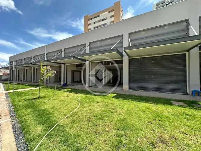 Salas comercias com 100m2, com mezanino no bairro Goiabeiras, com estacionamento. codigo: 