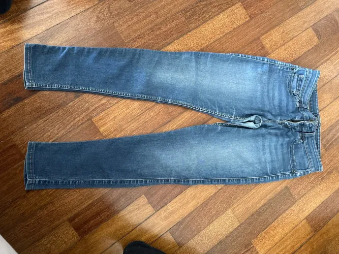 Calça Jeans Guess Infantil tamanho 28 skinny