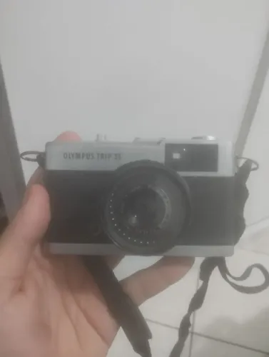 Câmera Olympus Trip 35