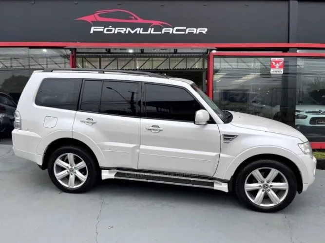 Mitsubishi PAJERO FULL 3.2 HPE 4X4 16V TURBO INTERCOOLER DIESEL 4P AUTOMÁTICO