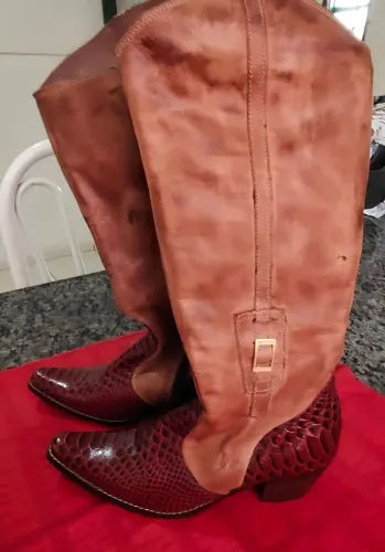 Bota de couro longo 38