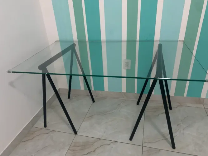 Mesa de escritório tampo de vidro 