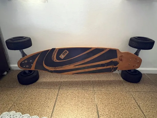 Skate Carveboard Drop mais luva de manobra