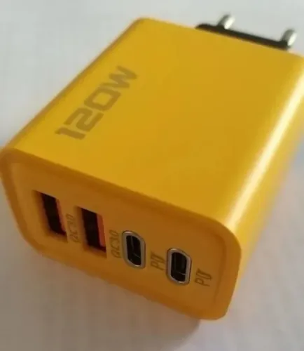 Carregador 120W com 3 USB e 1 Tipo-C