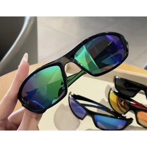 Óculos de sol masculino com lentes espelhadas