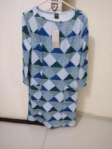 Vestido estampado azul e verde tamanho P