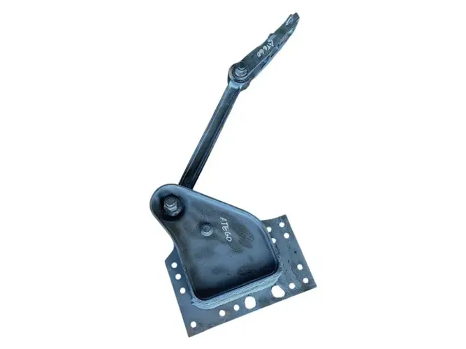 Suporte Dianteiro Direito Truck Mb Atego 1418 1718 2425 3030 Preto