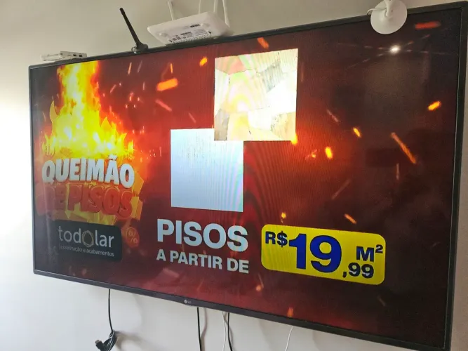 Vendo TV LG 55 polegadas funcionando perfeitamente. Só não tenho controle original 
