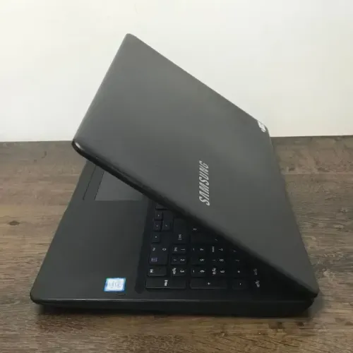 NOTEBOOK PRA ESTUDO E TRABALHO CORE I3 COM 8 GIGA DE RAM SSD DE 128 GIGA 