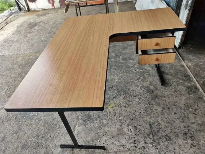 produto zerado - mesa escrivaninha madeirada em L com gaveta dupla- frete grátis