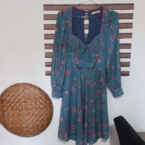 vestido curto floral antix manga longa adulto TAM P
