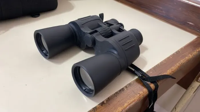 binóculos com case da Tamrac