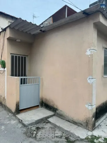 Casa para aluguel tem 50 metros quadrados com 2 quartos em Olaria - Rio de Janeiro - RJ