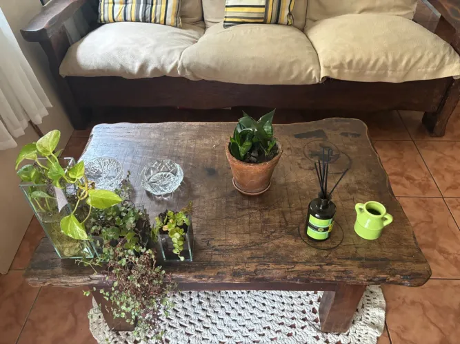 Mesa central rústica 