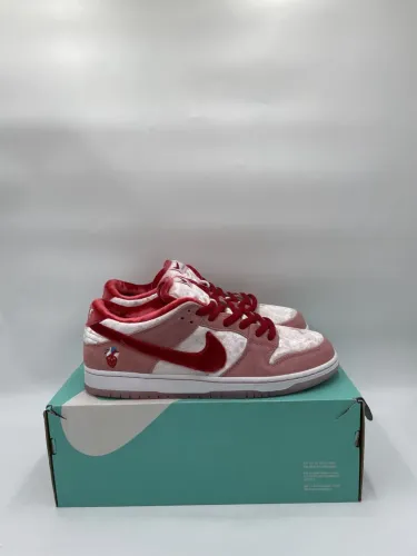 Nike SB Dunk Low Strangelove IMPORTADO DOS EUA 