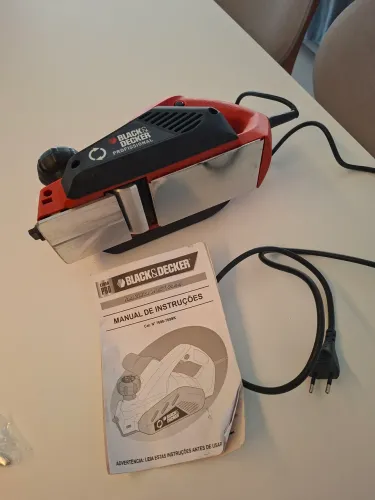 Plaina elétrica Black & Decker 7698