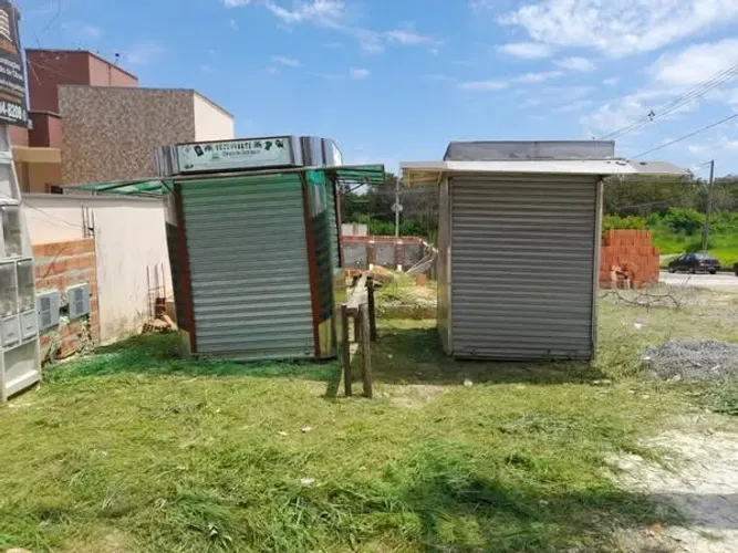 Bancas de jornal em boas condições de uso (Boituva-SP)