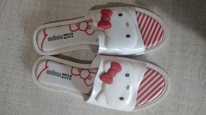 Melissa Hello Kitty Tam 37