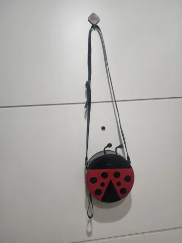Bolsa Santa Lolla de verniz joaninha