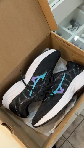 Tênis Mizuno Jet 6 - Preto com Detalhes Coloridos