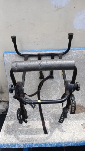 Suporte para bike no carro