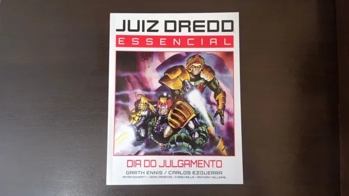 Juiz Dredd Essencial Vol. 5 - Dia do Julgamento - HQ Mythos
