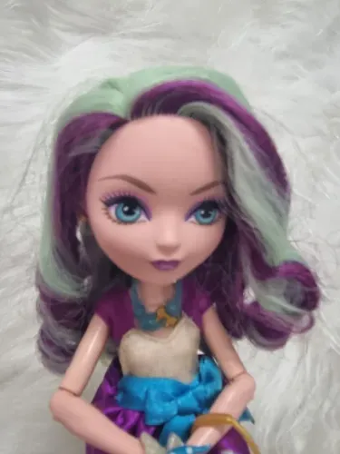 Boneca ever after high Madeline Hatter 1° versão 2013