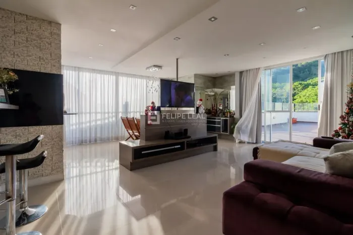 Apartamento Cobertura em Coqueiros - Florianópolis, SC