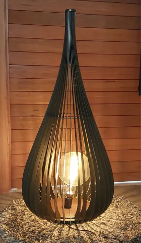 Luminária de chão alta e sofisticada 
