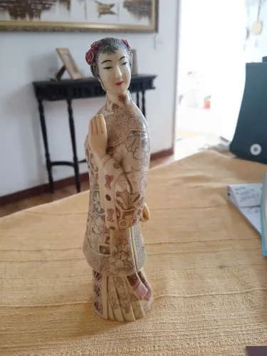 Linda Netsuke 