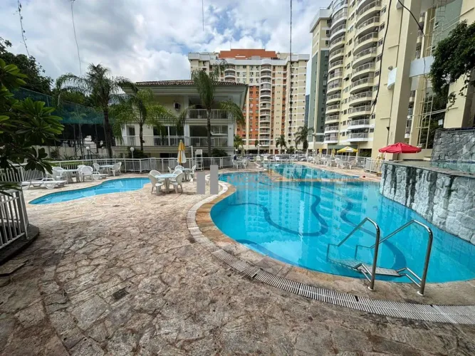 Excelente oportunidade na rua Garibaldi, com varanda gourmet, sala com 2 ambientes, 3 quar