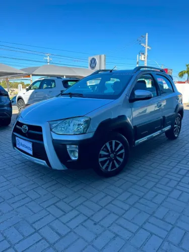 Toyota Etios Cross 1.5 Flex 16V 5P Mec. 2015